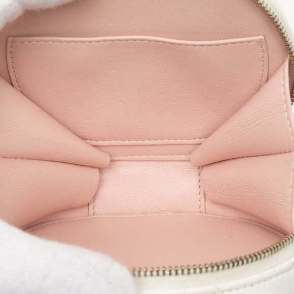 CHANEL White Leather Logo Shoulder Bag - Picture 4 of 6